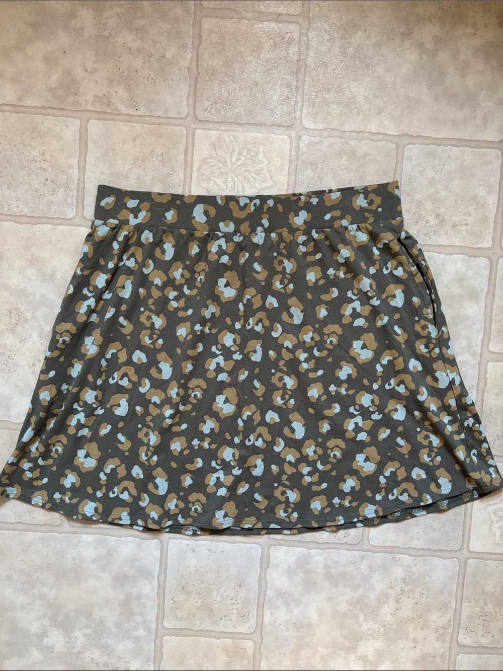 Pact Organic Cotton Green Leopard
Fit And Flare Skirt Size XL - Picture 2 of 7